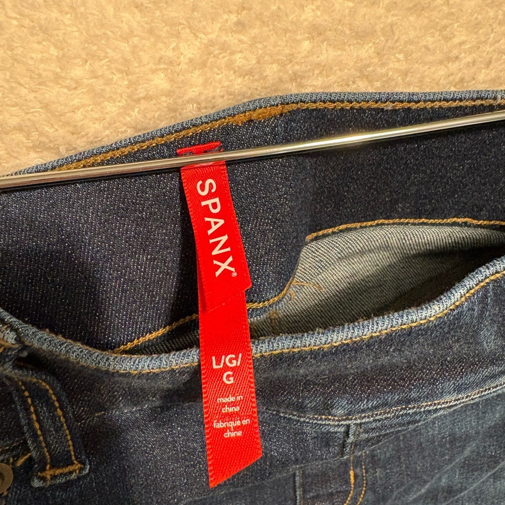 Woman’s Spanx pull on jean leggings size large - Picture 3 of 5